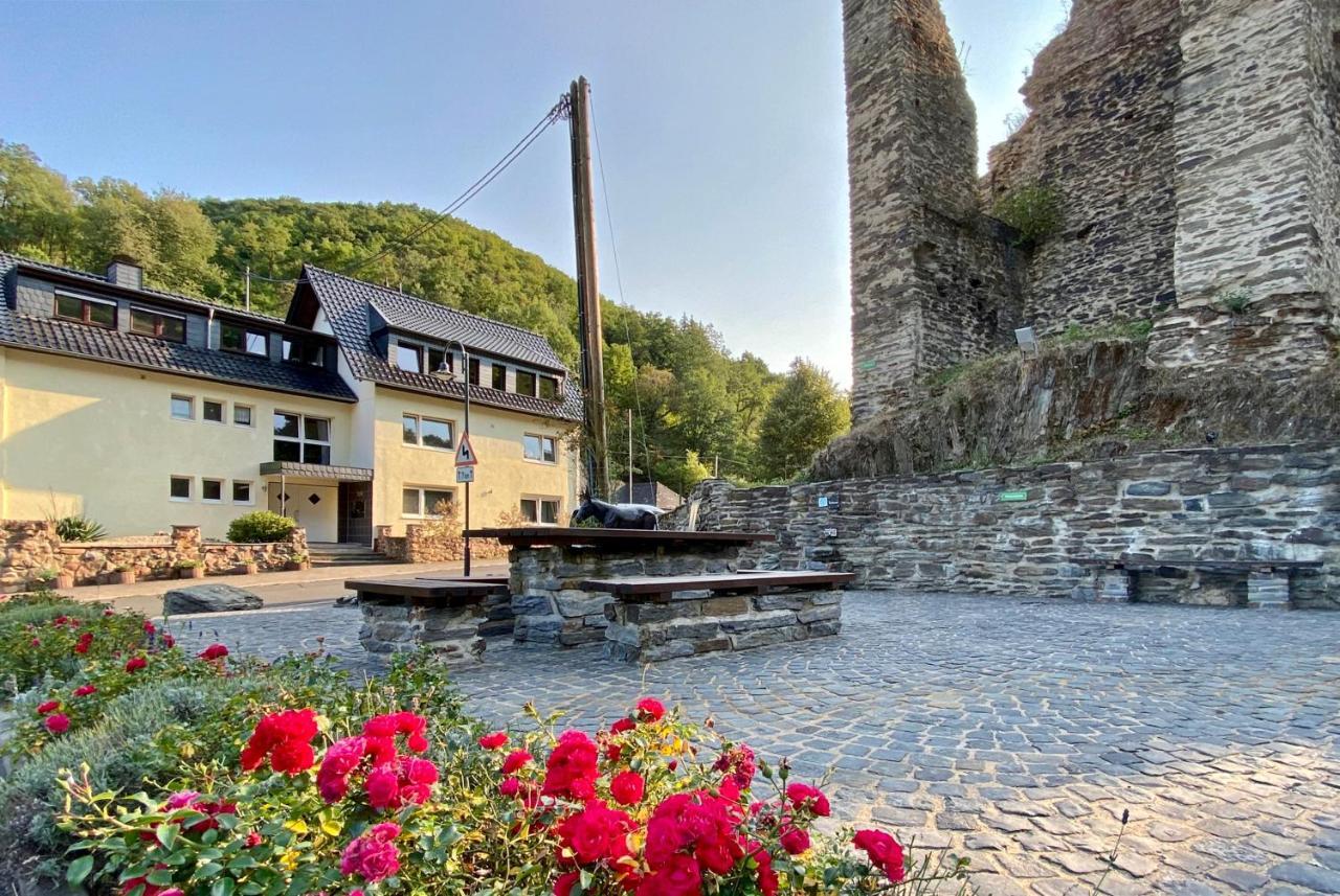 Roosartige Ferien - Ferienwohnung Am Weiherturm Бахарах Екстериор снимка