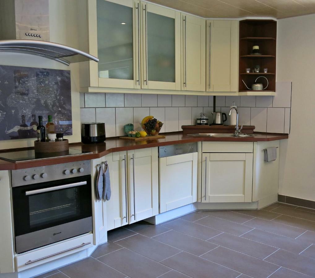 Roosartige Ferien - Ferienwohnung Am Weiherturm Бахарах Екстериор снимка