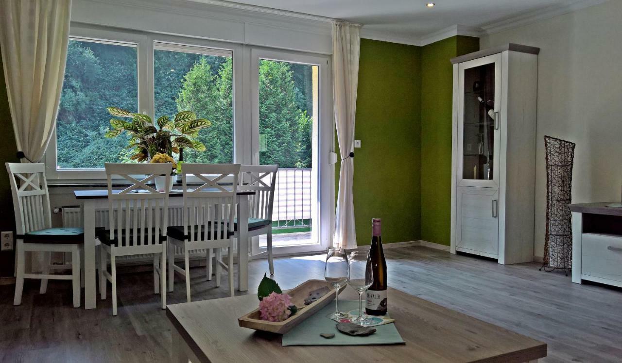 Roosartige Ferien - Ferienwohnung Am Weiherturm Бахарах Екстериор снимка